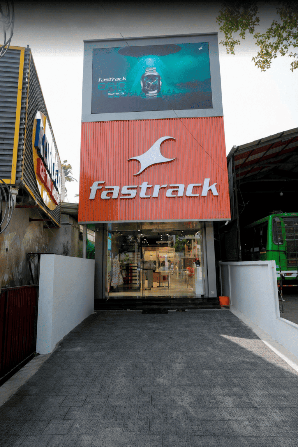 Fastrack store 