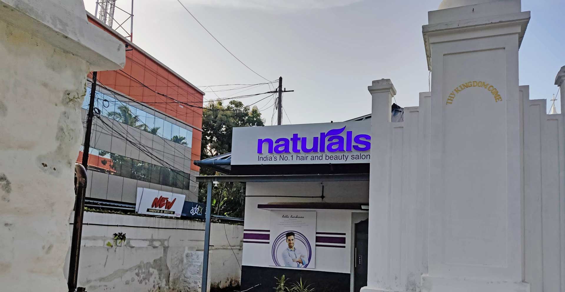 Naturals Salon